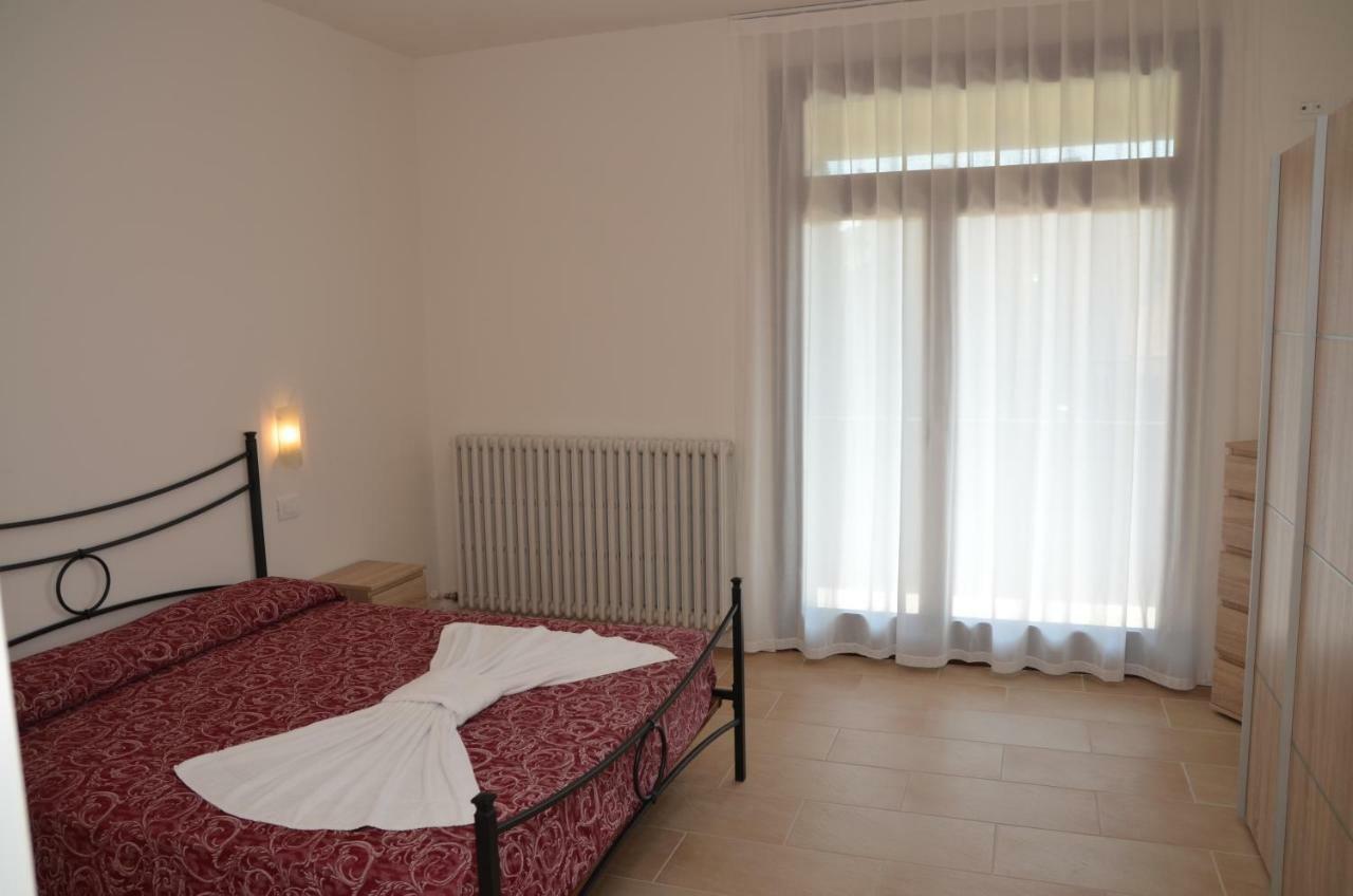 Trilocale Palazzo Garda Apartment Garda  Exterior photo